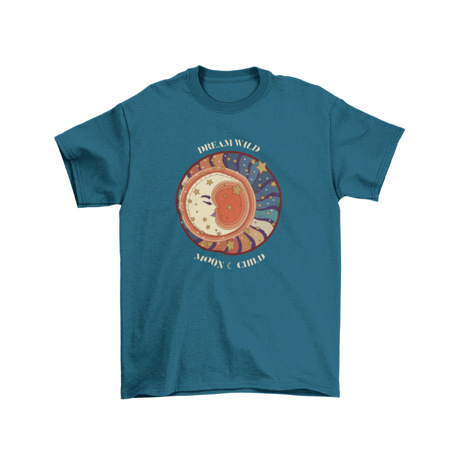 Áo thun vũ trụ retro hình trăng sao – slogan Dream Wild Moon Child