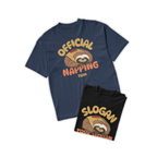 Áo thun hình con lười ngủ trong túi ngủ với slogan napping team
