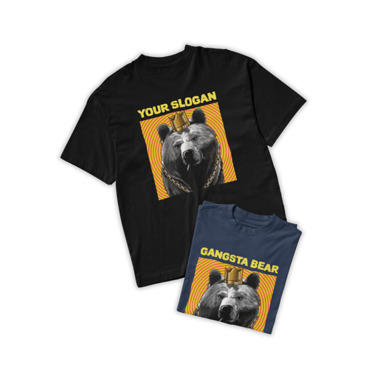 Áo thun gấu ngầu đeo dây chuyền và vương miện – slogan tùy chỉnh. Gangsta bear graphic t-shirt – bold streetwear style
