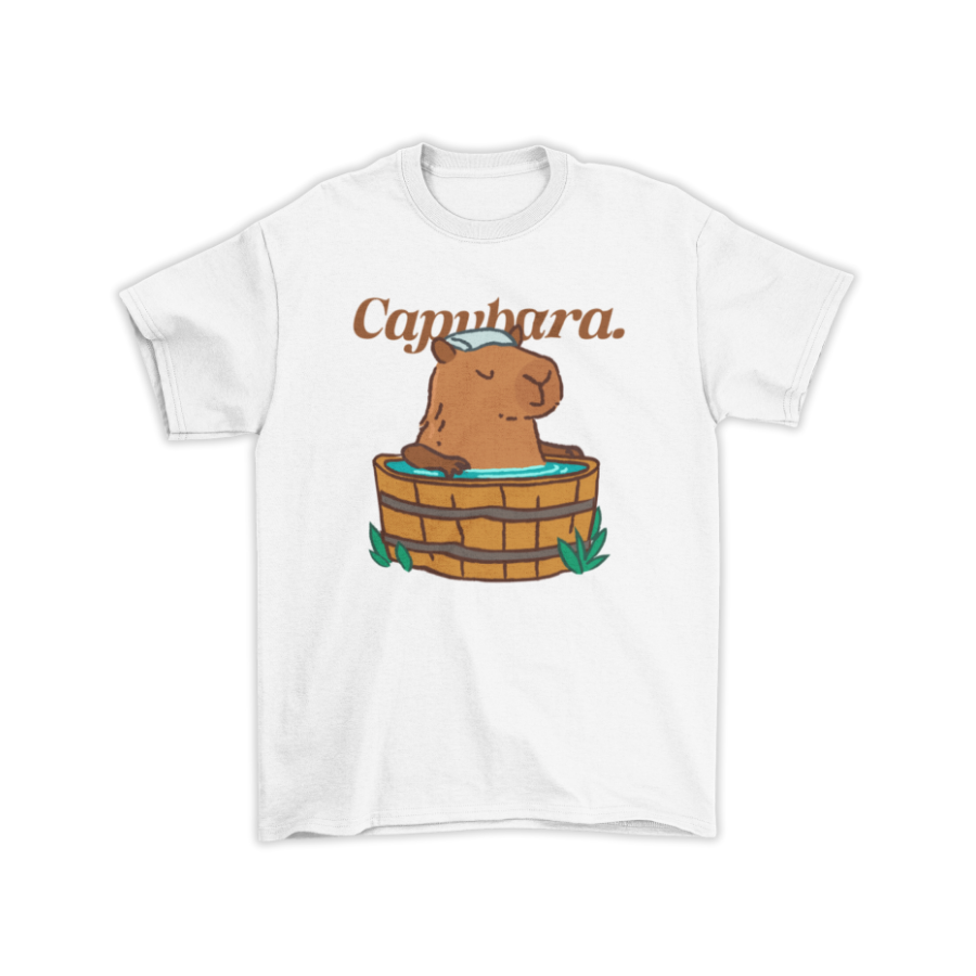Áo thun đen in hình capybara ngồi trong bồn nước nóng, mặt chill thư giãn, kèm chữ "Capybara" hoặc slogan tùy chỉnh