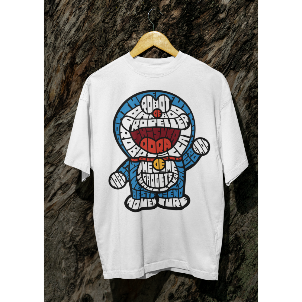 Áo Doraemon thiết kế tạo hình bằng chữ, màu xanh đỏ nổi bật, phong cách dễ thương cá tính