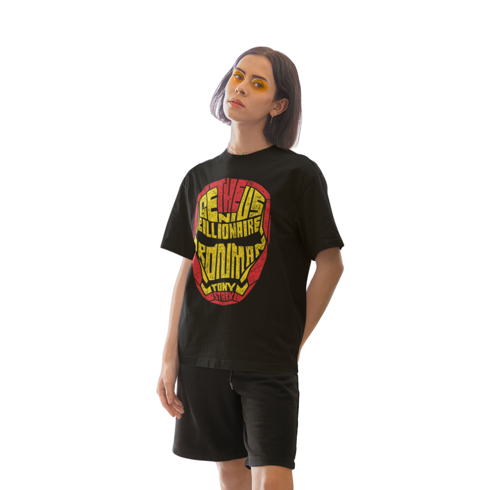 Áo thun in hình Iron Man bằng typography vàng đỏ – phong cách Tony Stark ngầu lòi.