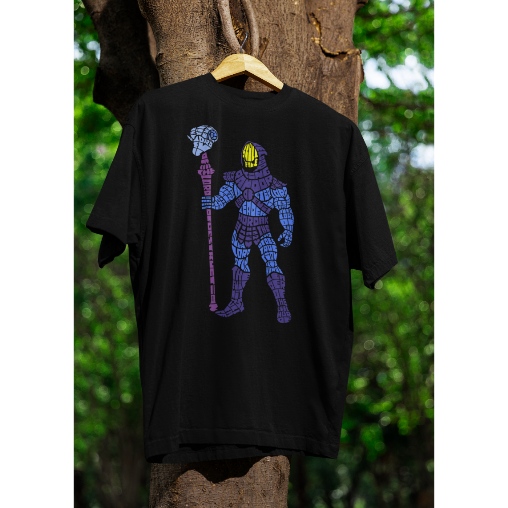 Áo thun in hình Skeletor phong cách typography màu tím xanh, cầm quyền trượng, tạo hình cool ngầu