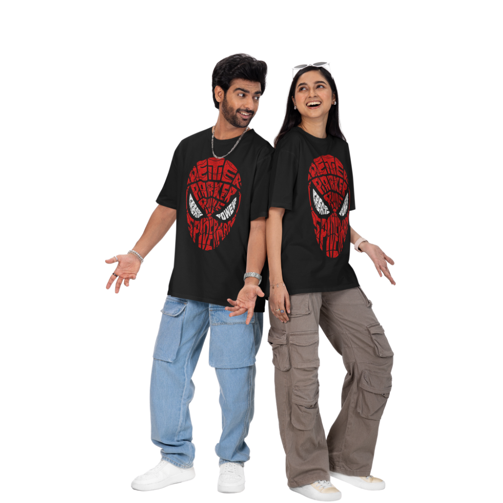 Áo thun in hình mặt nạ Spider-Man typography màu đỏ trắng đen độc đáo, nổi bật giữa nền đen