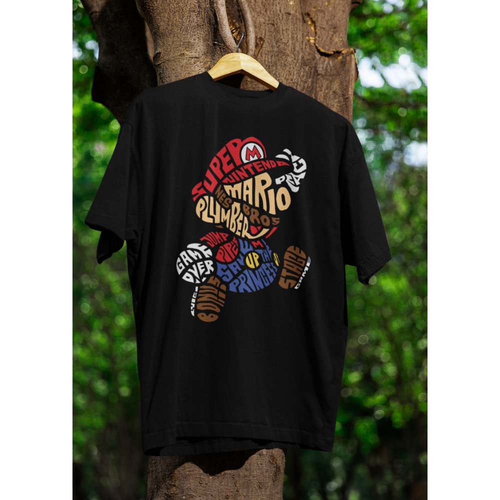 Áo thun in hình Super Mario bằng typography màu đỏ, nâu và xanh – thiết kế phong cách retro độc đáo.