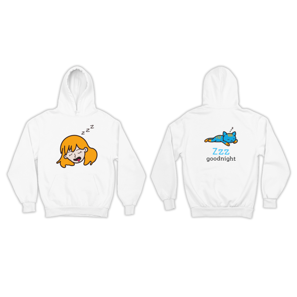 Hoodie trắng in hình cô bé ngủ phía trước và mèo xanh đang nằm ngủ cùng chữ "Zzz goodnight" ở mặt sau.